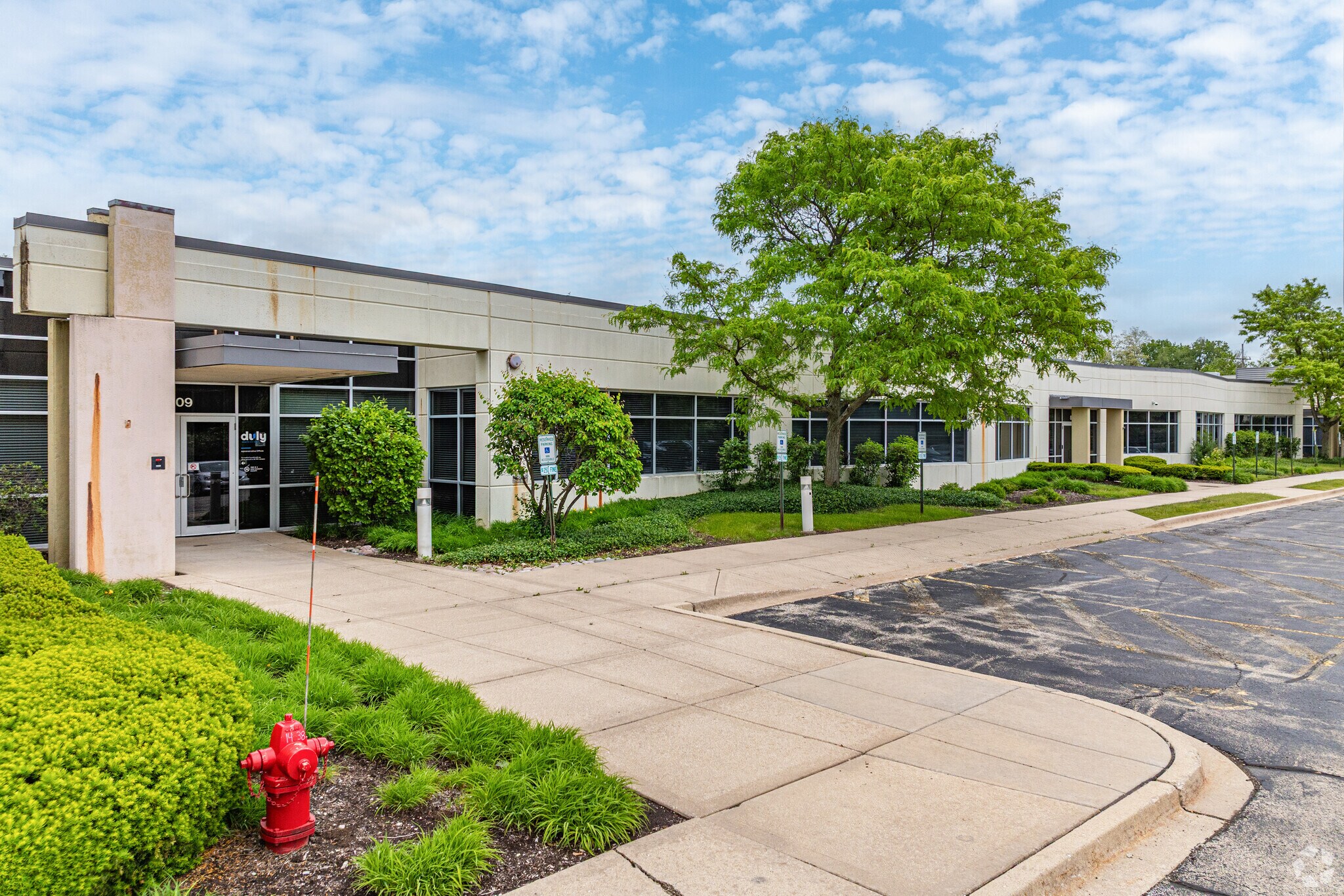 Ogden Corporate Center portefeuille de 2 biens à vendre sur LoopNet.fr Photo principale– Image 1 sur 3