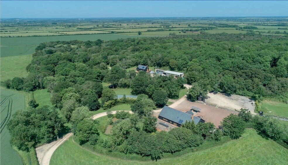 Kingswood Ln, Aylesbury à louer - Photo de l’immeuble – Image 1 sur 44