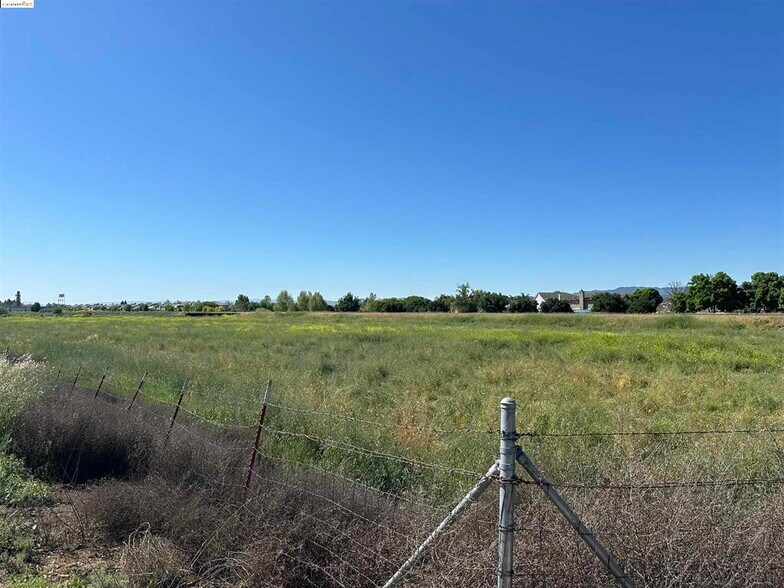 540 Sand Creek Rd, Brentwood, CA à vendre - Photo principale – Image 1 sur 1
