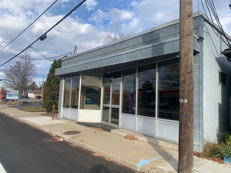 1085 Park Ave, Cranston, RI à louer - Photo de l’immeuble – Image 2 sur 6