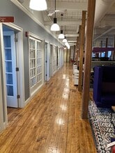 296 Nonotuck St, Northampton, MA à louer Photo intérieure– Image 1 sur 5