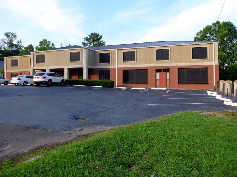 2163 Pelham Pky, Pelham, AL à louer - Photo de l’immeuble – Image 1 sur 6