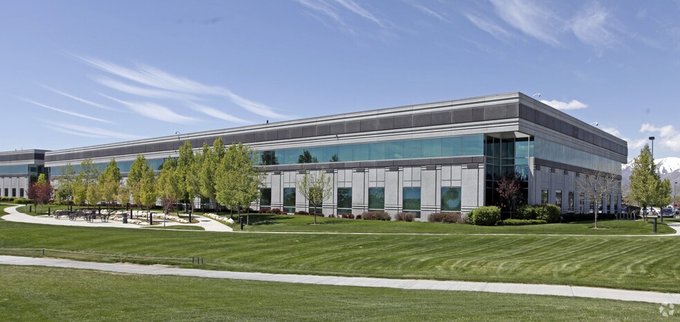 2737 S Corporate Park Dr, West Valley City, UT à vendre - Photo de l’immeuble – Image 3 sur 9