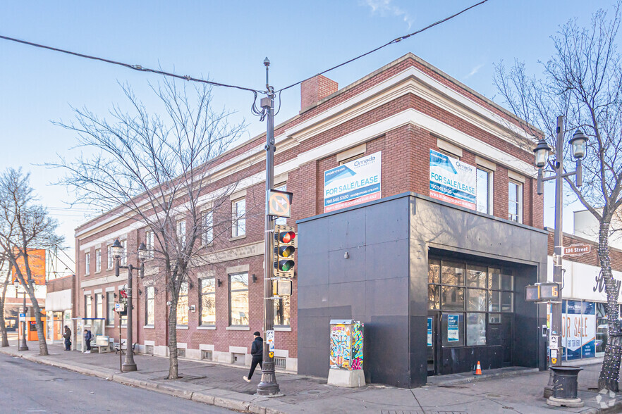 Free Standing Buildings in Strathcona portefeuille de 2 biens à vendre sur LoopNet.fr - Photo de l’immeuble – Image 1 sur 2