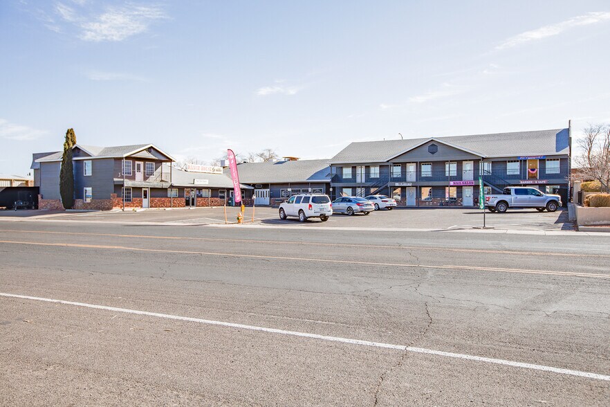 819 N Navajo Dr, Page, AZ à vendre - Photo de l’immeuble – Image 3 sur 10