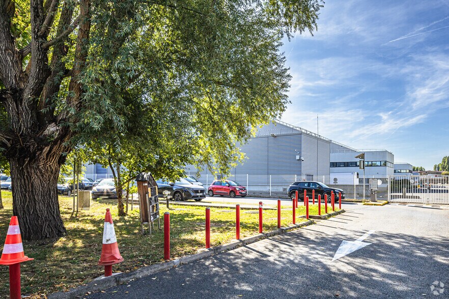 36 Rue Du Moulin Bateau, Bonneuil-sur-Marne à louer - Photo de l’immeuble – Image 2 sur 2