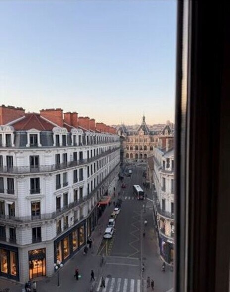 Bureau dans Lyon à louer - Photo de l’immeuble – Image 3 sur 8