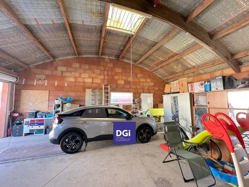 Local d'activités dans Milhaud à vendre Photo intérieure– Image 1 sur 4
