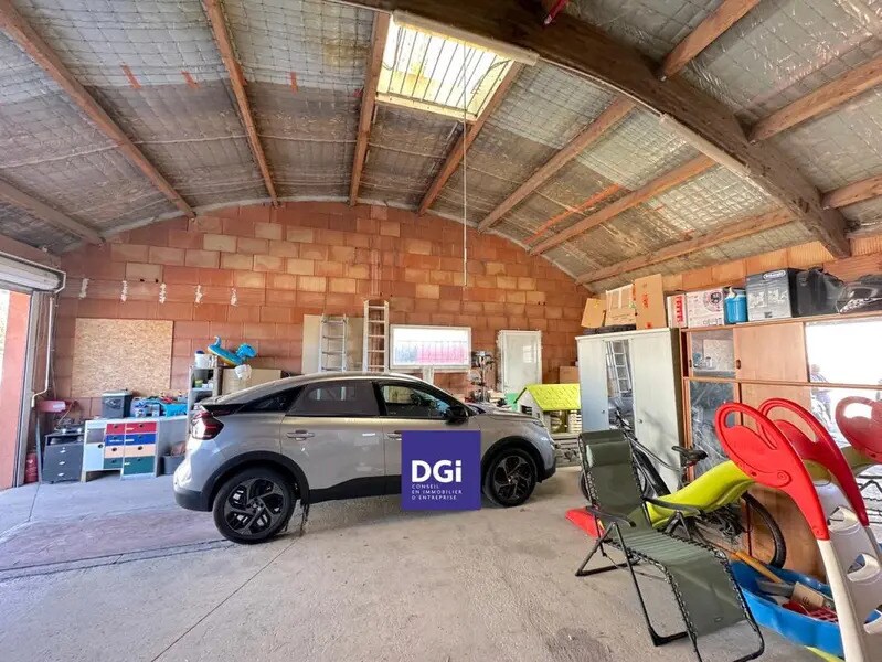 Local d'activités dans Milhaud à vendre Photo intérieure– Image 1 sur 4