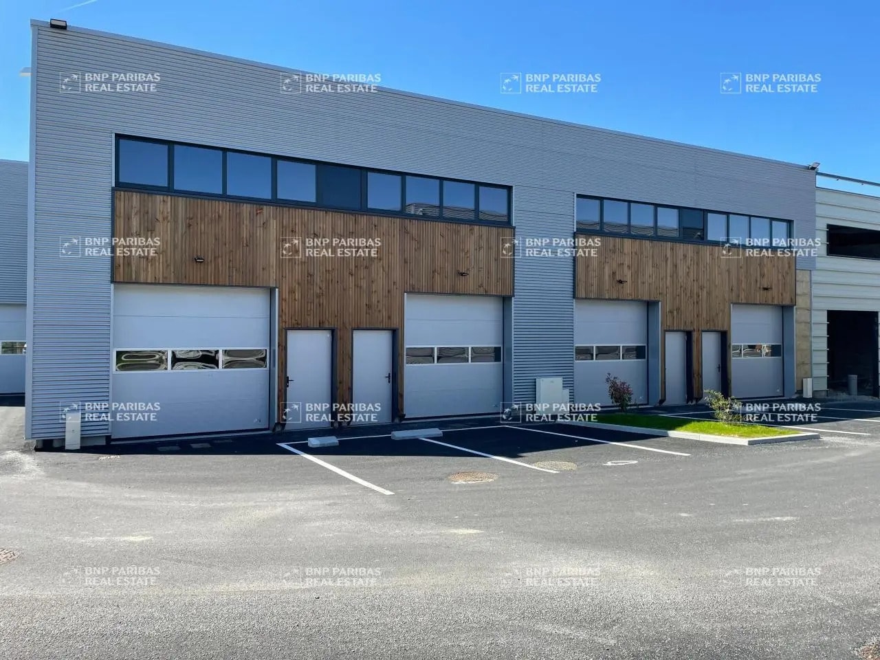 Local d'activités dans Basse-Goulaine à vendre Photo de l’immeuble– Image 1 sur 5