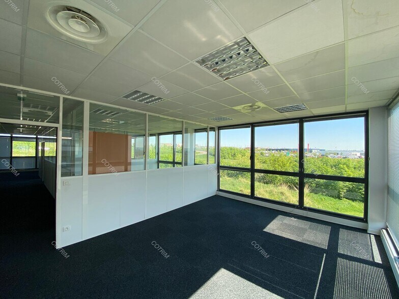 Bureau dans Reims à louer - Photo de l’immeuble – Image 3 sur 6