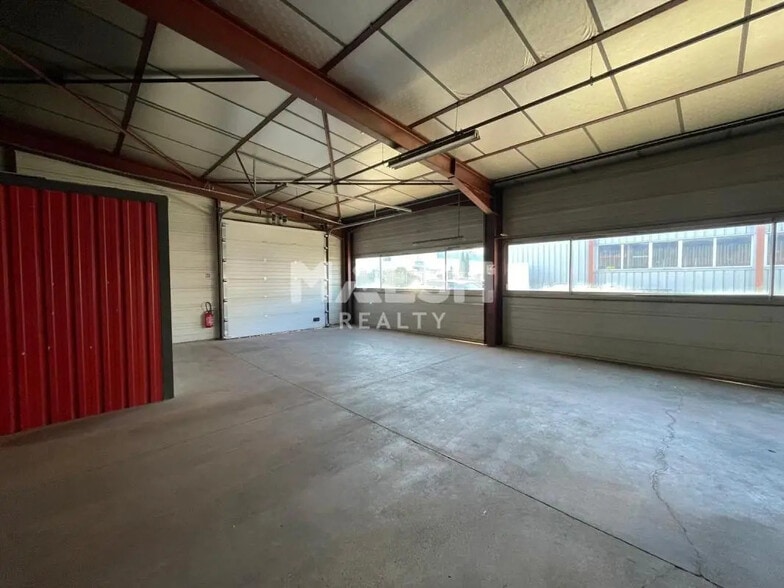 Local d'activités dans Bellignat à vendre - Photo de l’immeuble – Image 2 sur 9