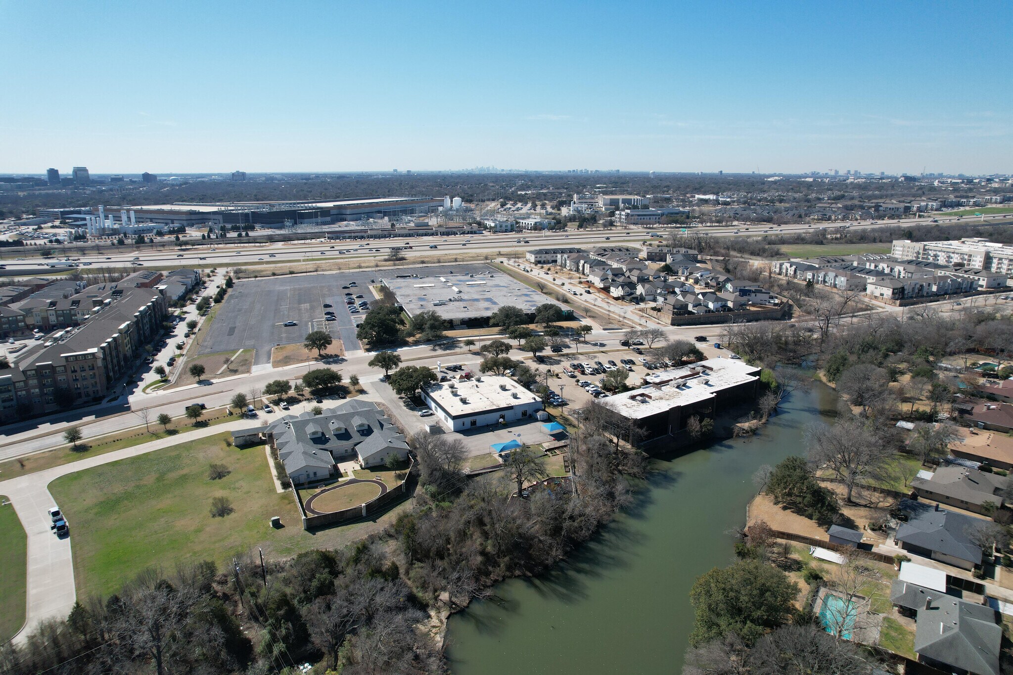 1717 W Plano Pky, Plano, TX à vendre Photo de l’immeuble– Image 1 sur 5