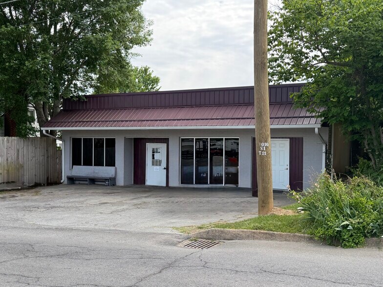 205 S Armstrong Rd, Rogersville, TN à vendre - Photo de l’immeuble – Image 2 sur 19