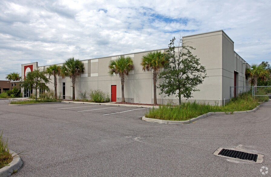 5104 Forsyth Commerce Rd, Orlando, FL à louer - Photo de l’immeuble – Image 2 sur 3