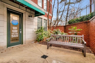 4601 Connecticut Ave NW, Washington, DC à louer Photo intérieure– Image 1 sur 16
