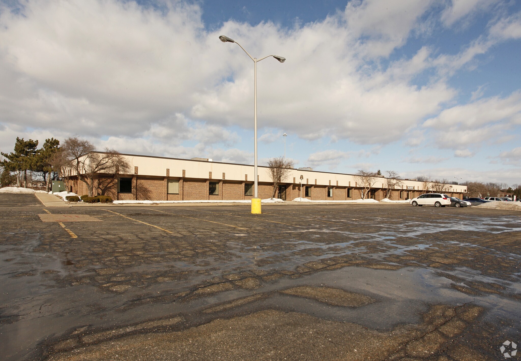 6500 Mercantile Way, Lansing, MI à louer Photo principale– Image 1 sur 3