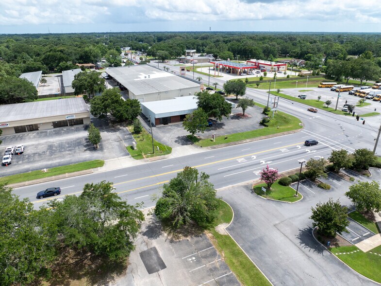 275 W Airport Blvd, Pensacola, FL à louer - Photo de l’immeuble – Image 3 sur 44