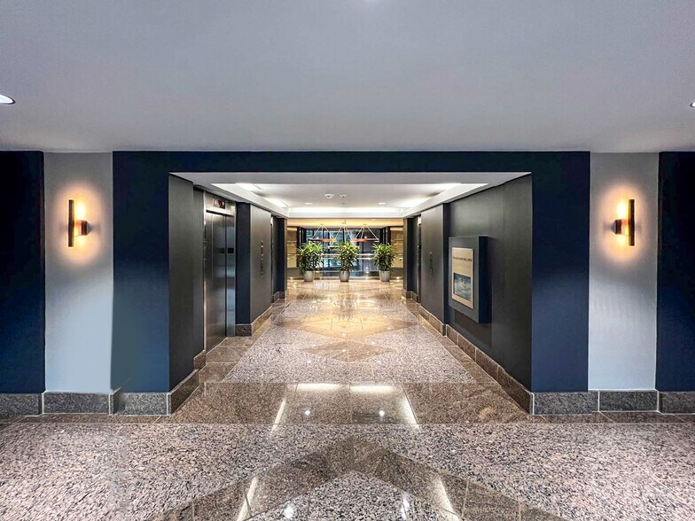 1800 Alexander Bell Dr, Reston, VA à louer - Hall d’entrée – Image 3 sur 6