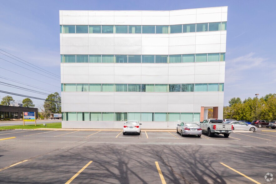 547 Amherst St, Nashua, NH à louer - Photo de l’immeuble – Image 2 sur 5