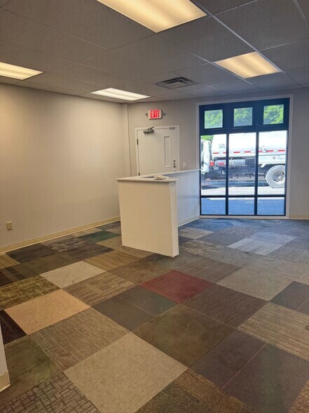 8 Van Tassell Ct, Norwalk, CT à louer - Photo de l’immeuble – Image 2 sur 11
