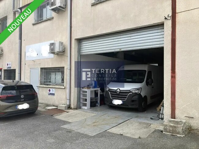 Plus de détails pour Local d'activités à louer