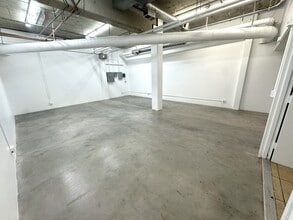 305 E 9th St, Los Angeles, CA à louer Photo intérieure– Image 2 sur 6