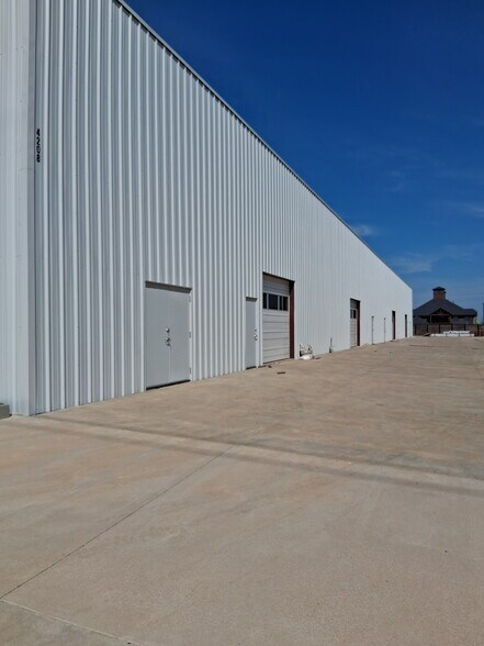 4200 28th Ave NW, Norman, OK à louer - Photo de l’immeuble – Image 3 sur 4