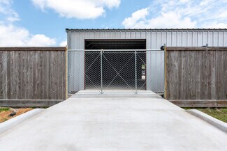 Plus de détails pour 1618 Callaway Dr, Alvin, TX - Local d'activités à louer