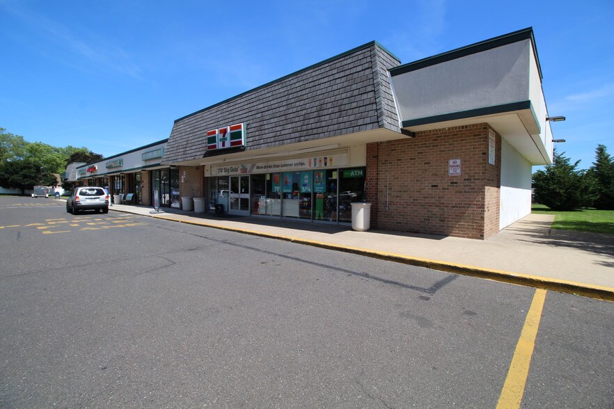 5401-5425 Neshaminy Blvd, Bensalem, PA à louer - Photo de l’immeuble – Image 3 sur 26