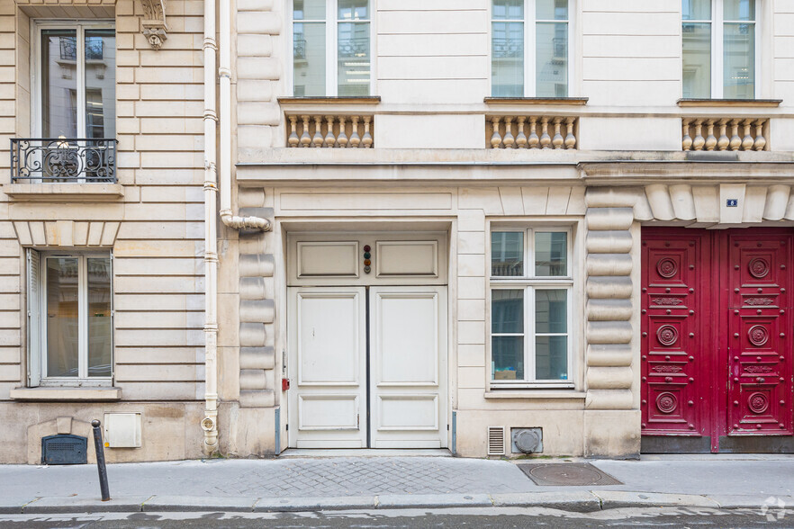 8 Rue Cambacérès, Paris à louer - Photo de l’immeuble – Image 3 sur 3