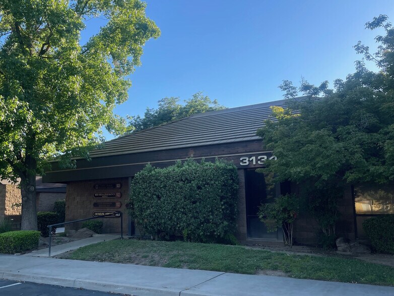 3134 Willow Ave, Clovis, CA à vendre - Photo de l’immeuble – Image 1 sur 6