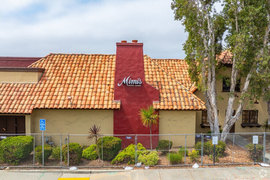 2177 Vista Way, Oceanside, CA à louer - Photo de l’immeuble – Image 3 sur 4