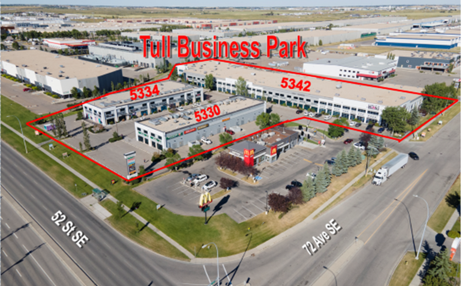 5334 72nd Ave SE, Calgary, AB à louer - Photo de l’immeuble – Image 2 sur 5