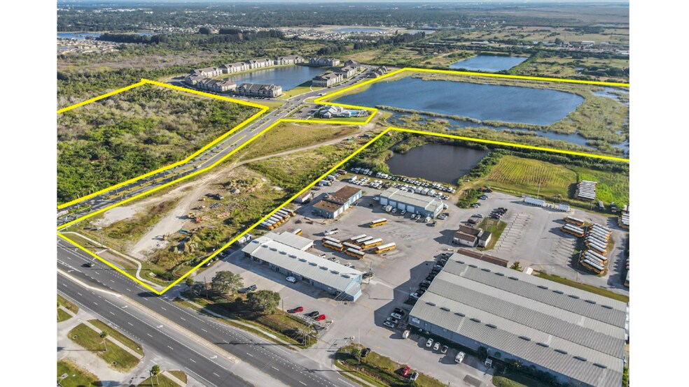 305 Laredo Dr, Cocoa, FL à vendre - Photo de l’immeuble – Image 3 sur 8