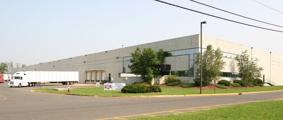 240-290 Heller Park Ct, Dayton, NJ à louer - Photo de l’immeuble – Image 2 sur 12