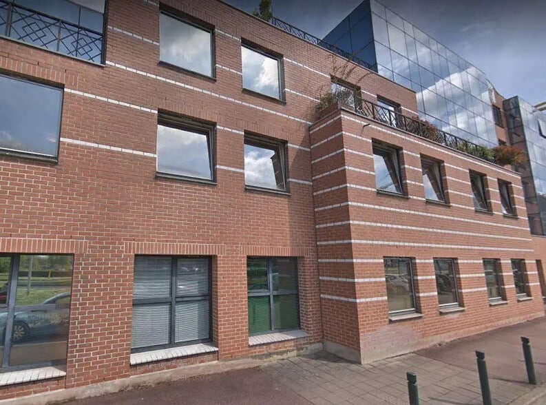 Bureau dans Évry-Courcouronnes à louer - Photo de l’immeuble – Image 1 sur 5