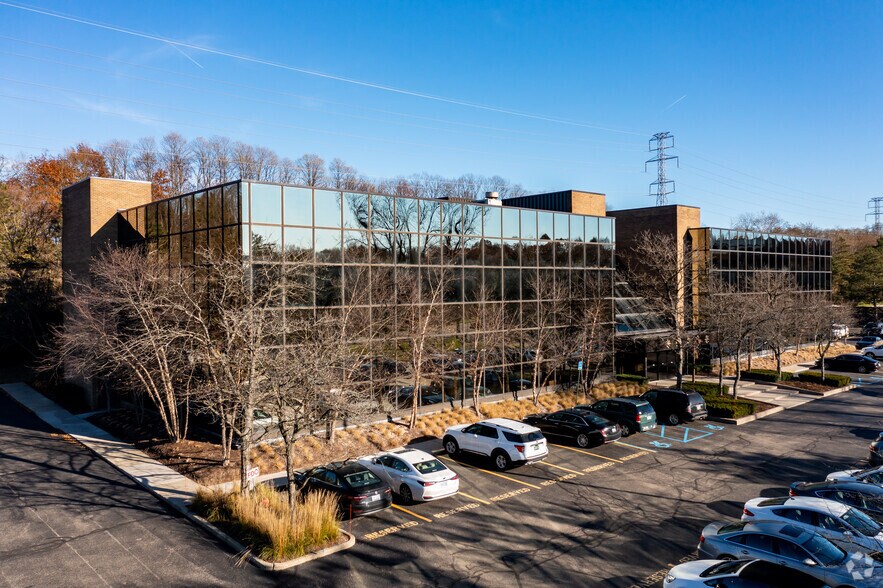 300 E long lake Rd, Bloomfield Hills, MI à louer - Photo de l’immeuble – Image 2 sur 19