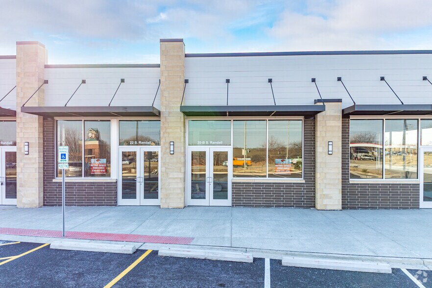 20-28 N Randall Rd, North Aurora, IL à louer - Photo de l’immeuble – Image 3 sur 6