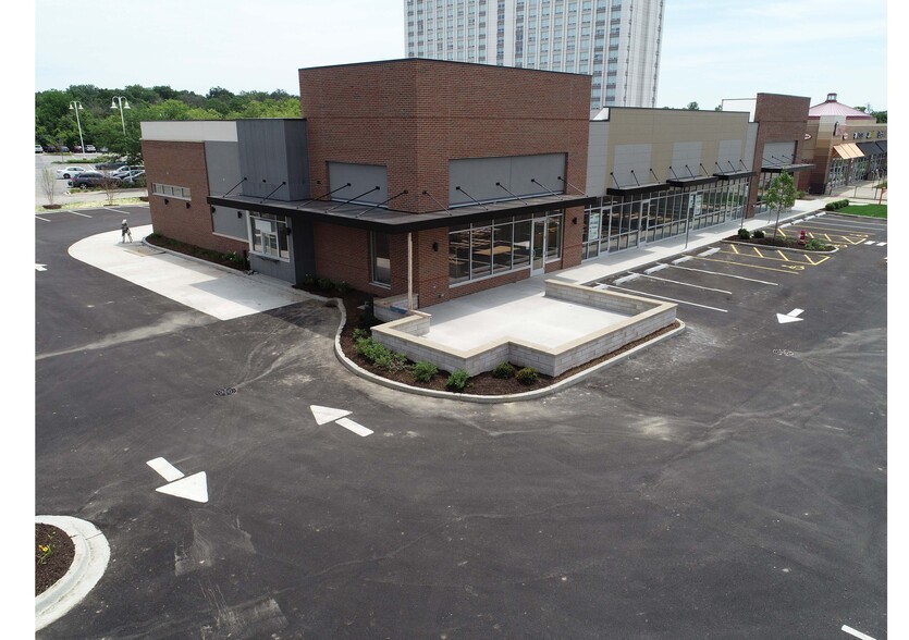 651-781 N Milwaukee Ave, Wheeling, IL à louer - Photo de l’immeuble – Image 1 sur 9