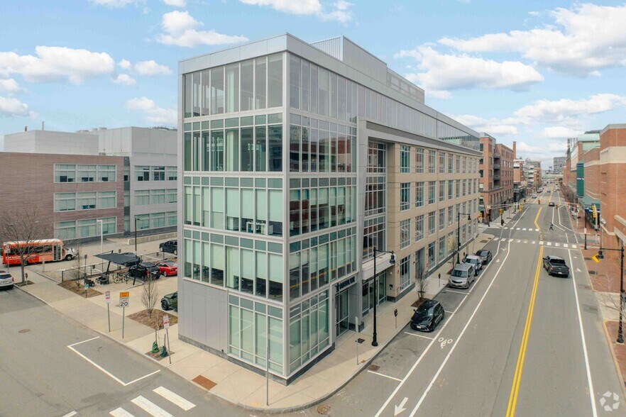 121 1st St, Cambridge, MA à louer - Photo de l’immeuble – Image 2 sur 5