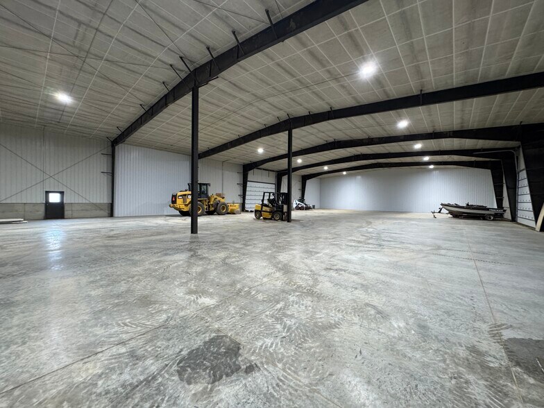 414 W Industrial Rd, Canton, SD à louer - Photo de l’immeuble – Image 2 sur 6