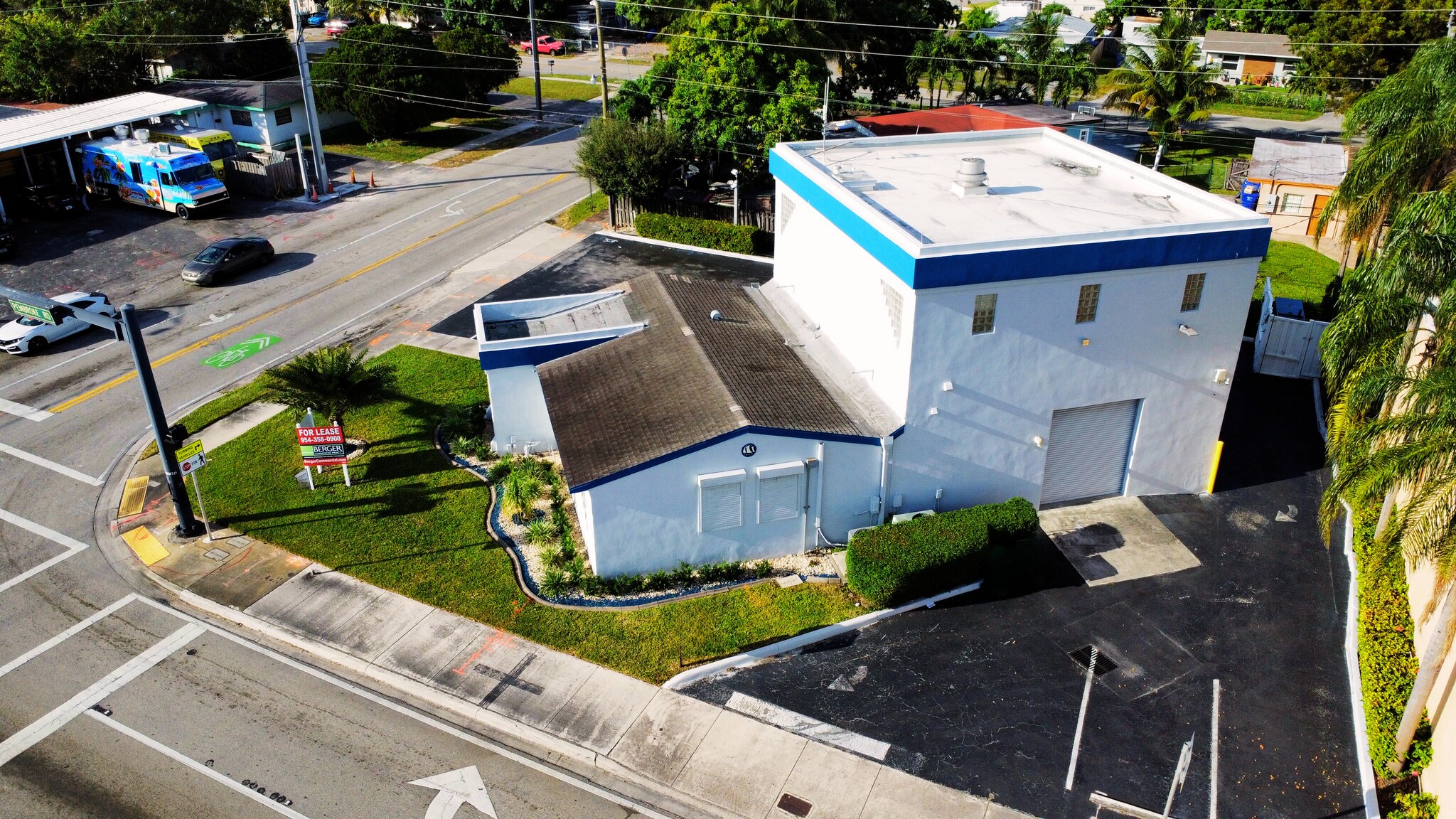 6151 Pembroke Rd, Hollywood, FL à louer Photo principale– Image 1 sur 29