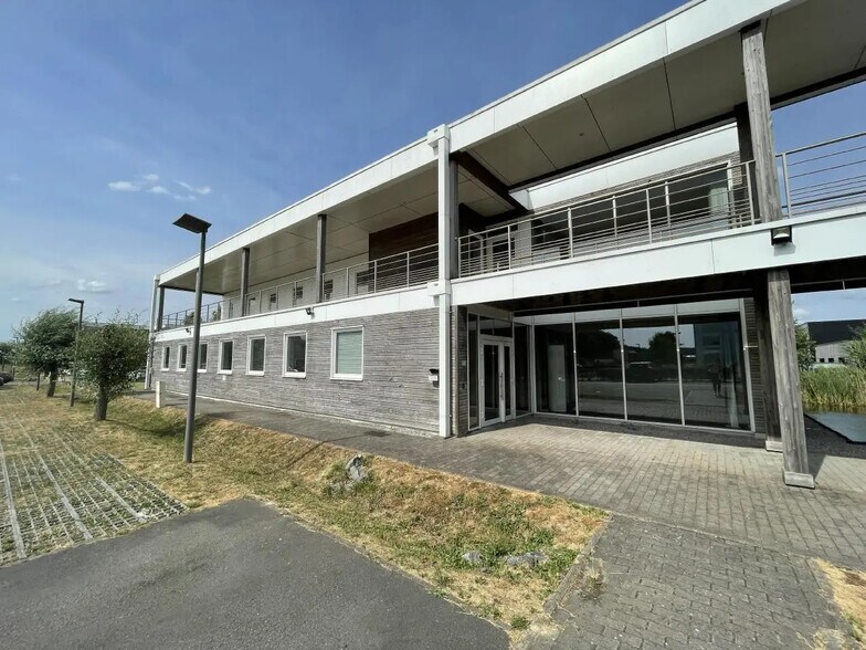 Bureau dans SAINGHIN-EN-MÉLANTOIS à vendre - Photo de l’immeuble – Image 1 sur 12