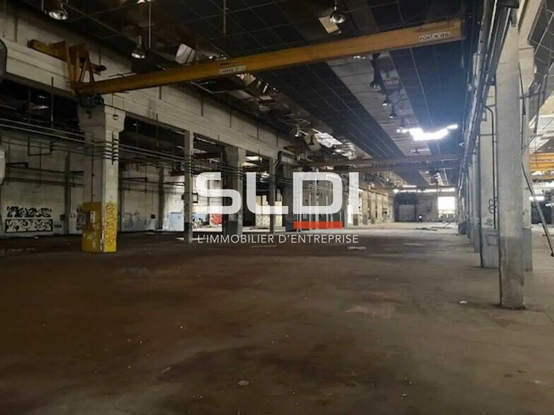 Local d'activités dans Givors à vendre - Photo de l’immeuble – Image 3 sur 10