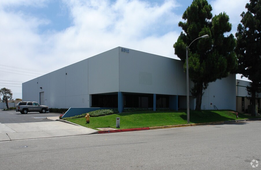 5312 System Dr, Huntington Beach, CA à louer - Photo de l’immeuble – Image 3 sur 5