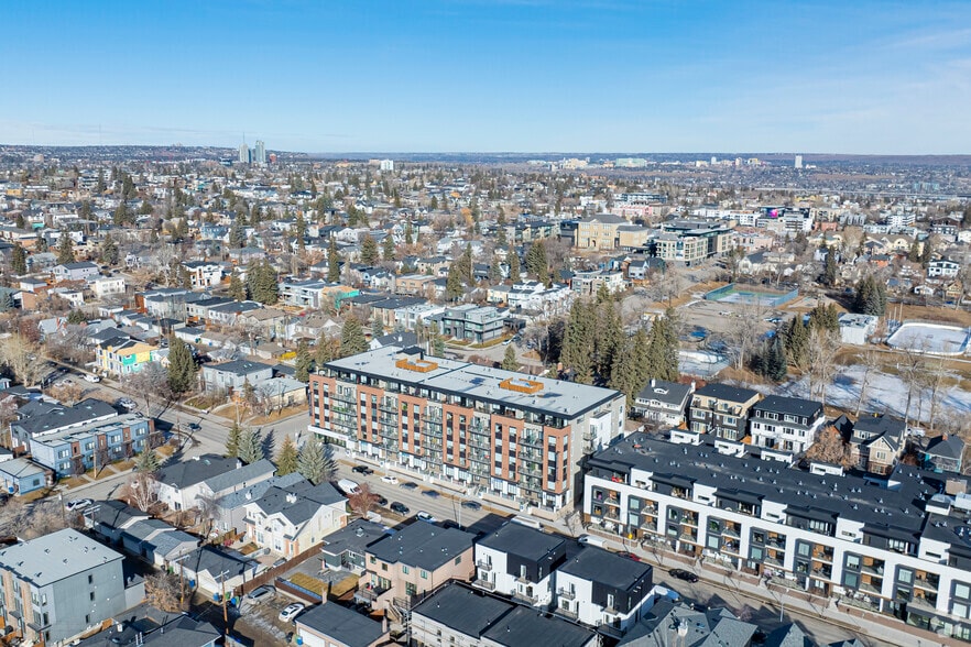 3360 16th St SW, Calgary, AB à louer - Aérien – Image 2 sur 20