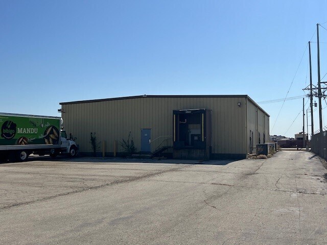 318 Industrial St, De Witt, IA à vendre - Photo de l’immeuble – Image 2 sur 5