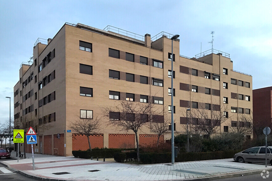 Calle Manantial, 15, Fuenlabrada, Madrid à vendre - Photo de l’immeuble – Image 2 sur 2