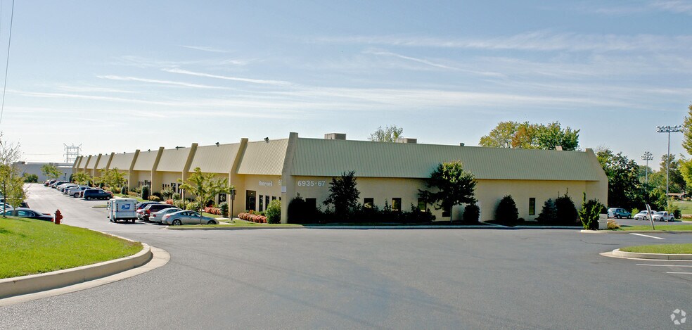 6935-6967 Golden Ring Rd, Rosedale, MD à louer - Photo principale – Image 1 sur 5